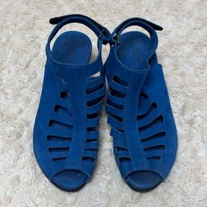 Arche Women's Vibrant Blue Strappy Sandals